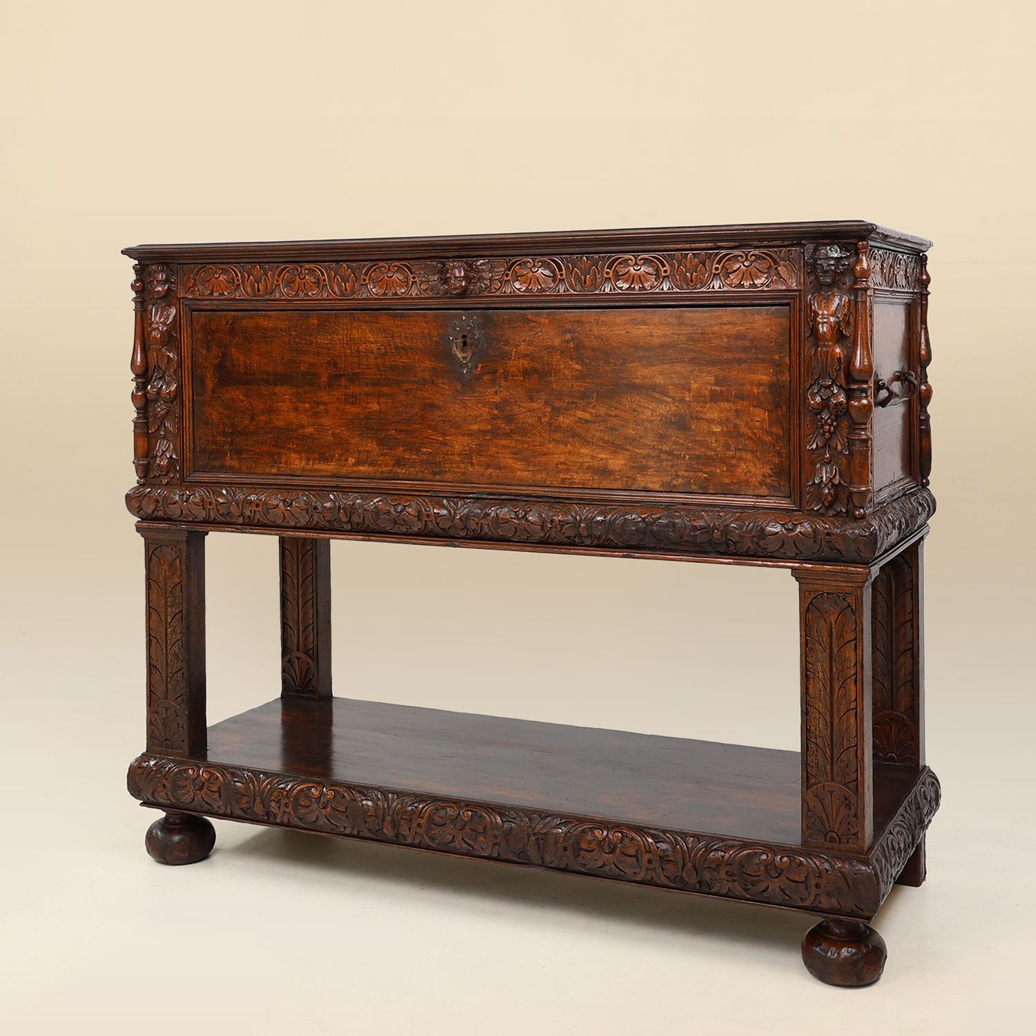 16th Century Italian Renaissance Cabinet in walnut with rich carvings-img
